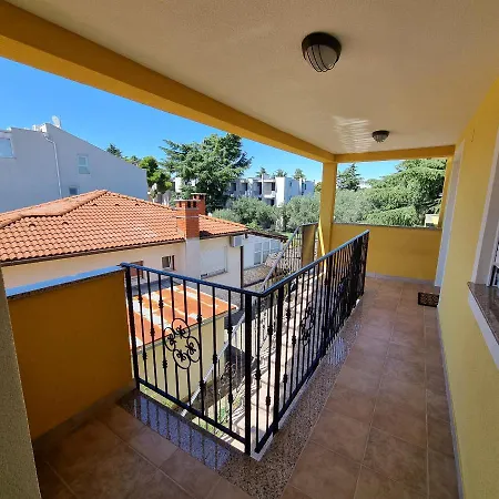 Pergola Apartment *